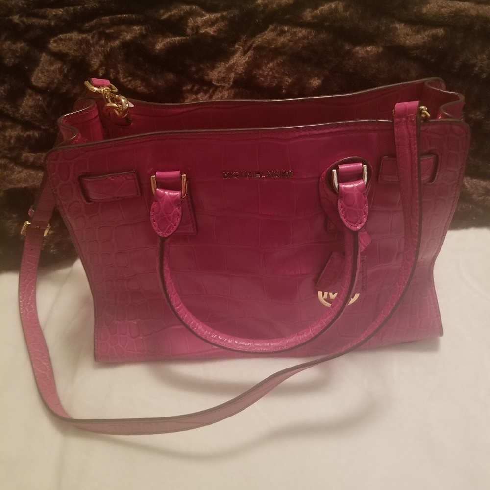 ●SOLD●Michael Kors Dillon Croc Large Leather Handbag - Picture 3 of 8